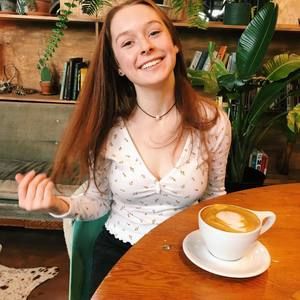 Meet your Posher, Alexandra